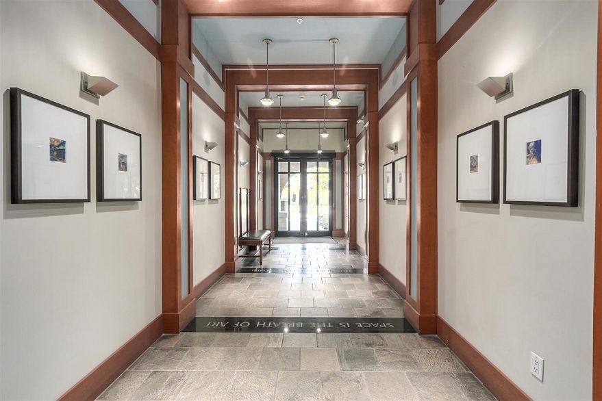 303 2338 Western Parkway