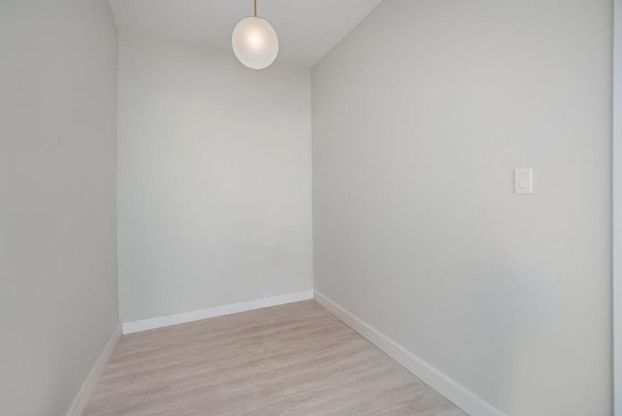 2110 1618 Quebec Street