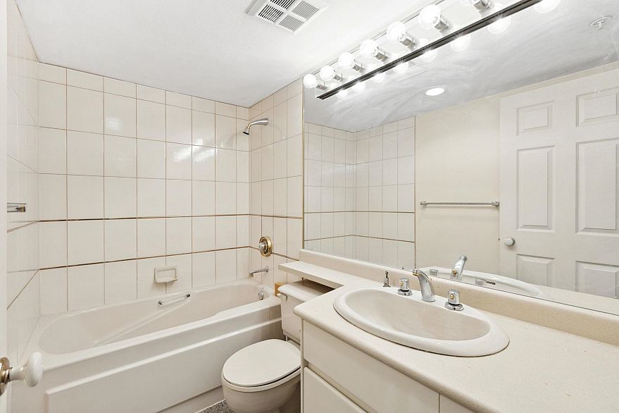 607 1188 Quebec Street