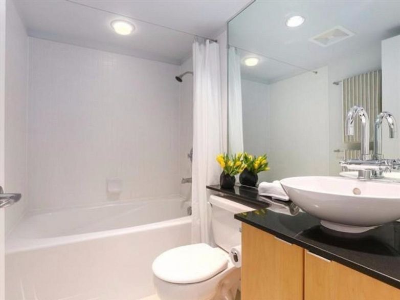 1602 989 Beatty Street