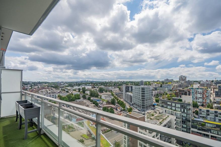 2110 1618 Quebec Street