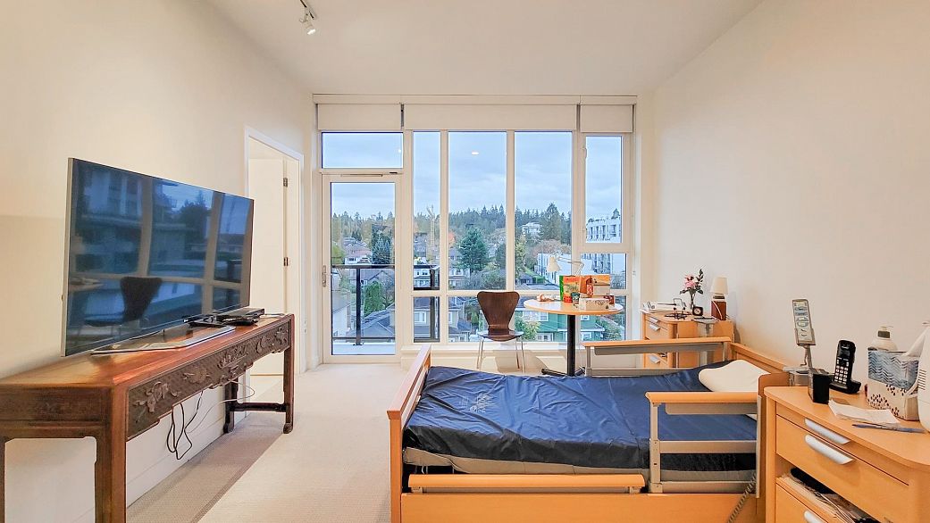 671 438 W King Edward Avenue