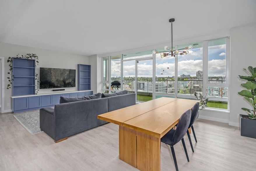 2110 1618 Quebec Street