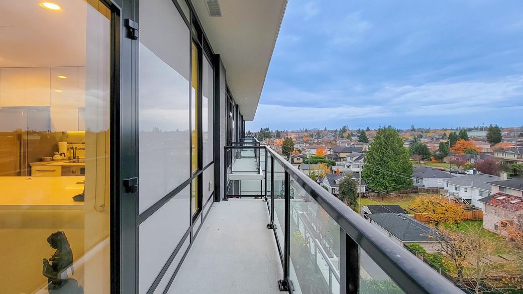 671 438 W King Edward Avenue