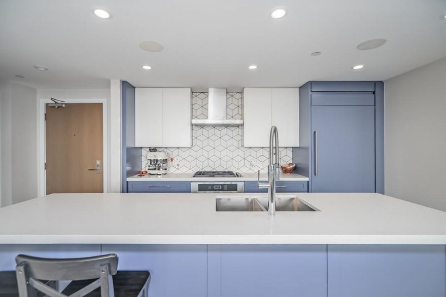 2110 1618 Quebec Street