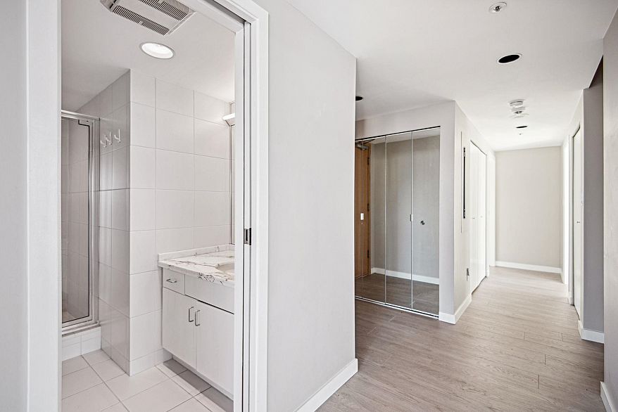 901 1550 W 15th Avenue