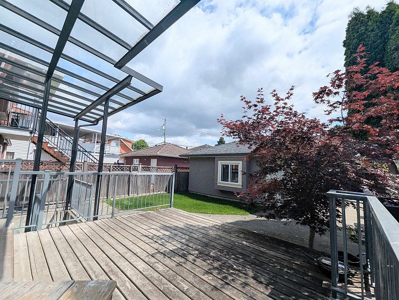 6466 Commercial Street