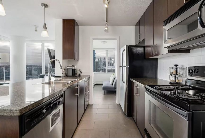 2202 688 Abbott Street