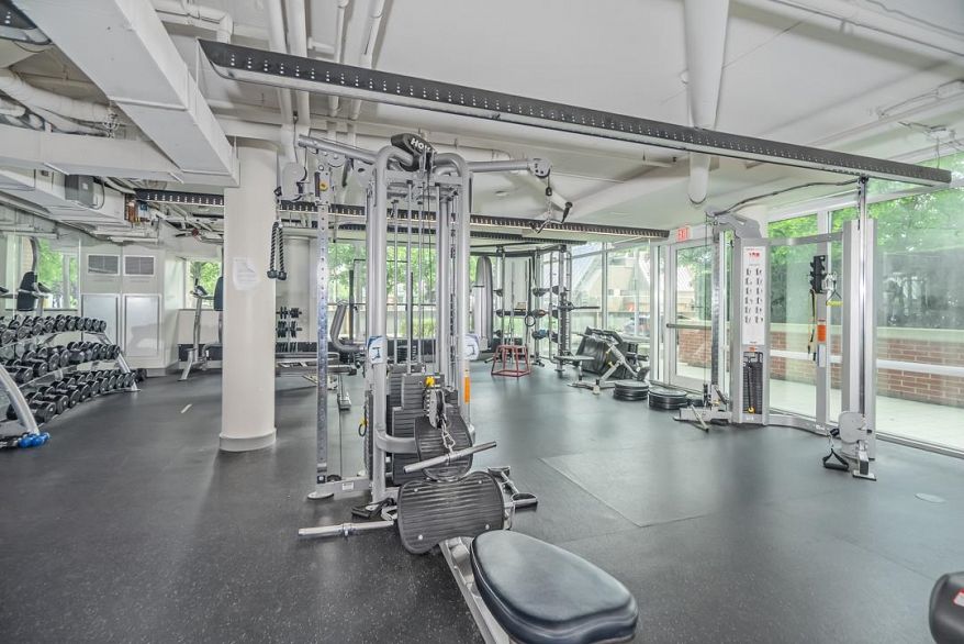 2110 1618 Quebec Street