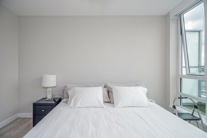 2110 1618 Quebec Street