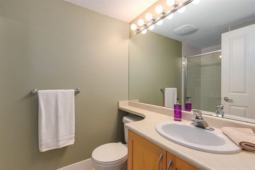 303 2338 Western Parkway