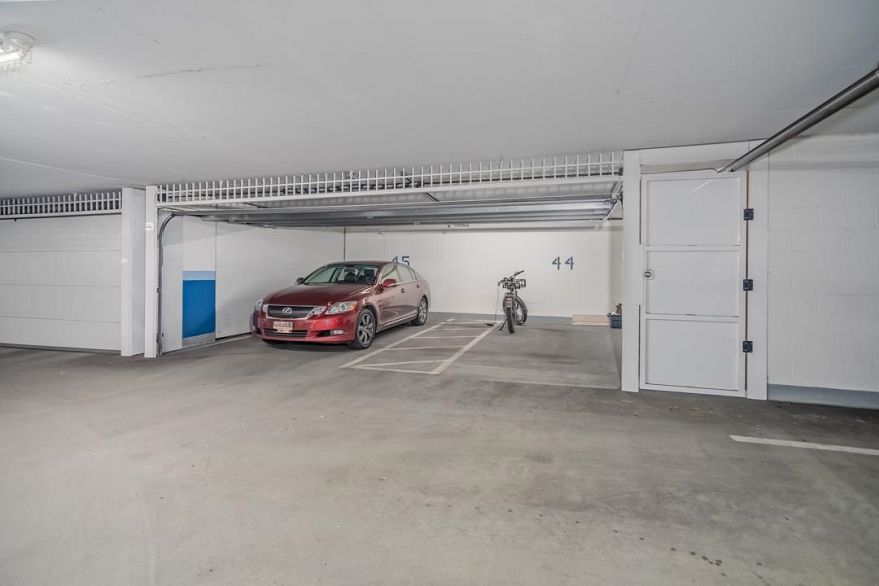 2110 1618 Quebec Street