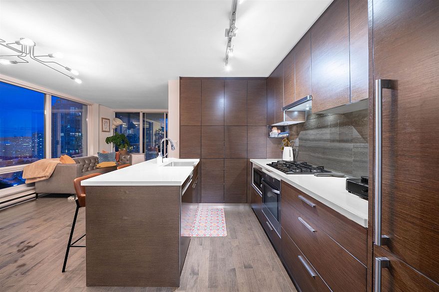 1905 535 Smithe Street