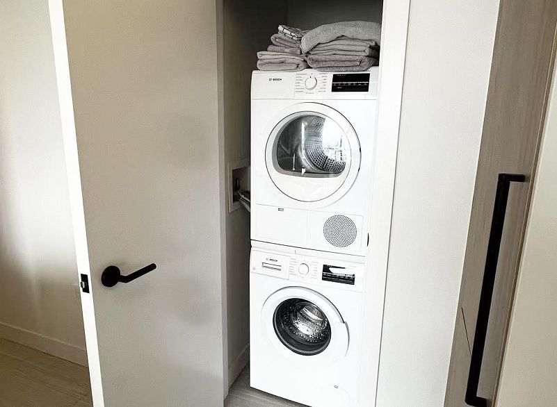 1602 5058 Joyce Street