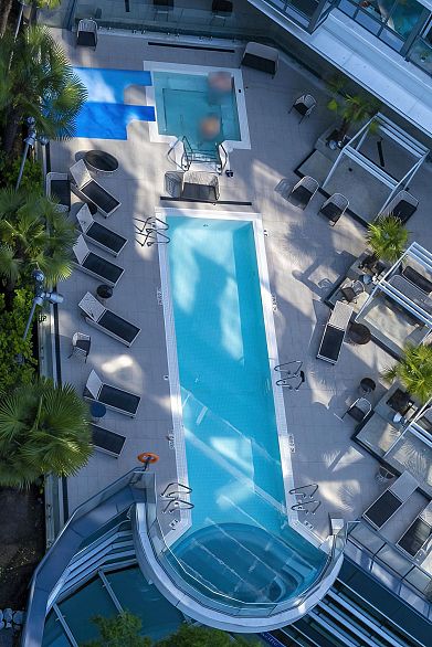 1219 68 Smithe Street