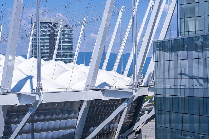 1219 68 Smithe Street