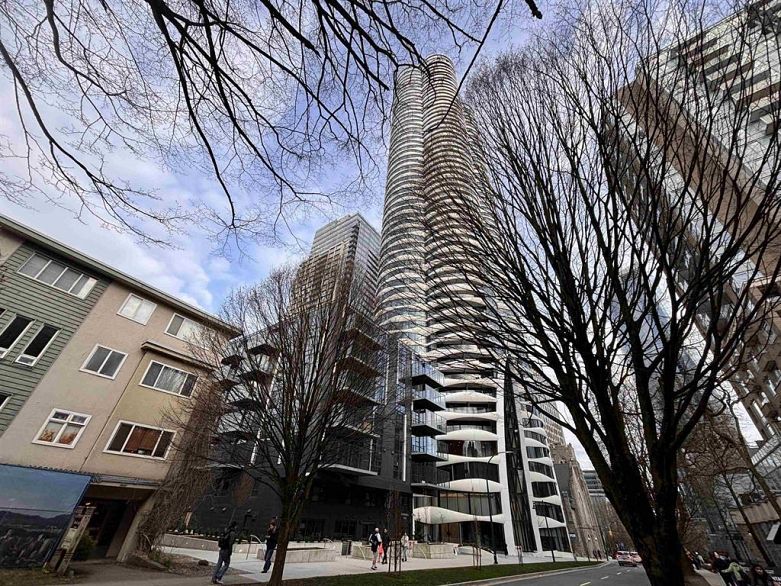 2702 1033 Nelson Street