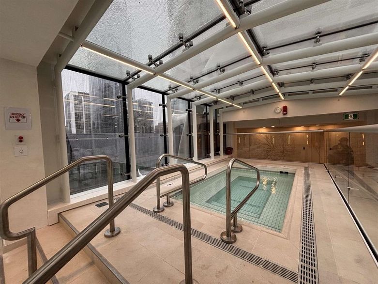 2702 1033 Nelson Street