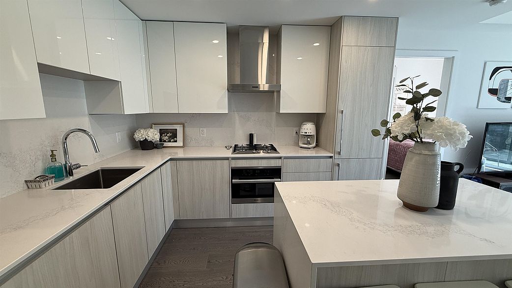 207 488 W 58th Avenue