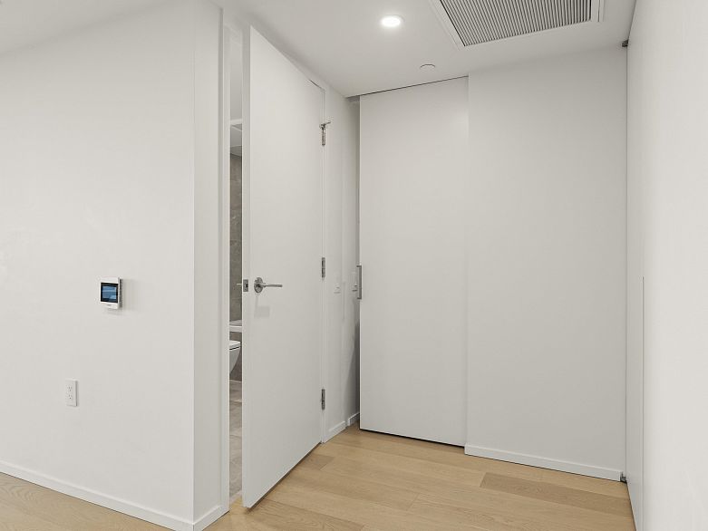 1104 889 Pacific Street