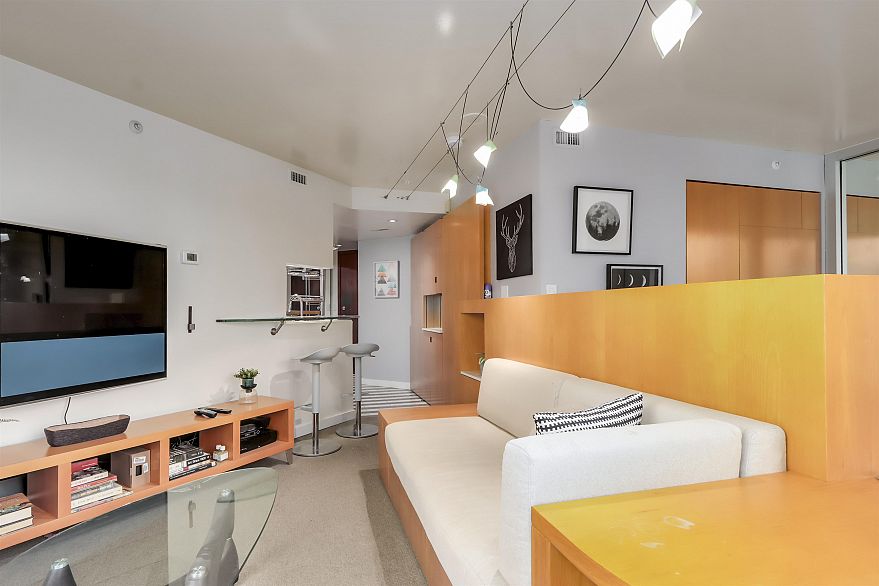 1404 1050 Burrard Street