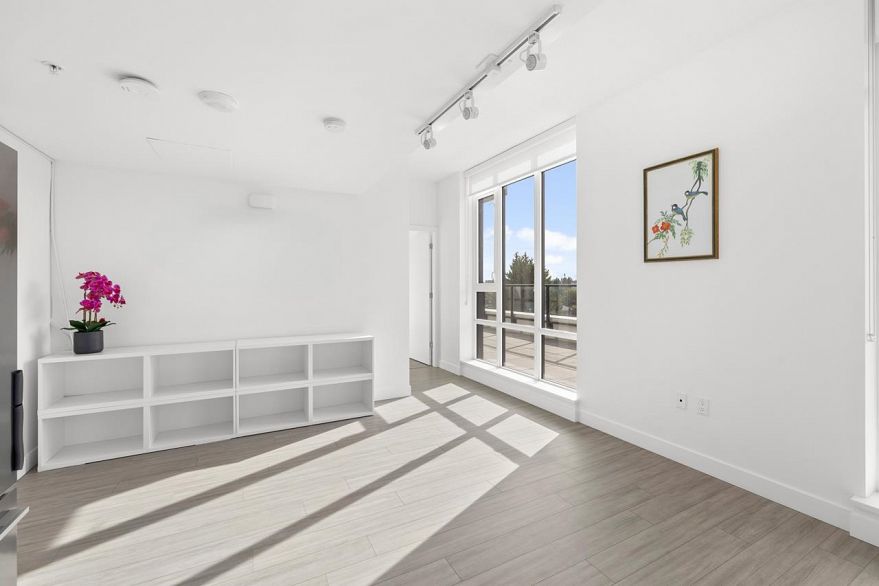 578 438 W King Edward Avenue