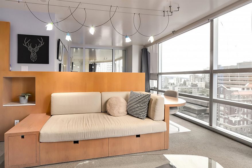 1404 1050 Burrard Street