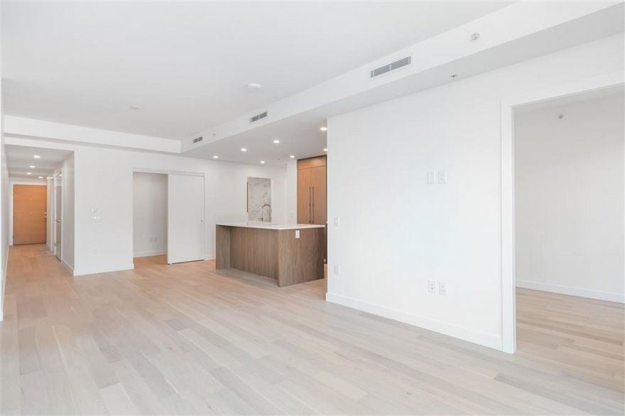 306 4988 Cambie Street