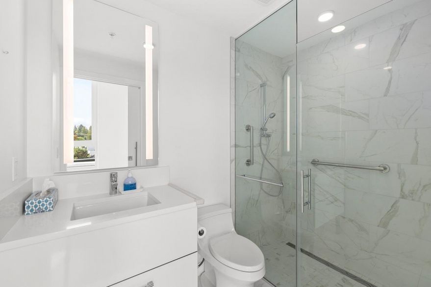 578 438 W King Edward Avenue