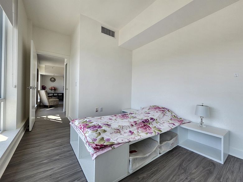 578 438 W King Edward Avenue