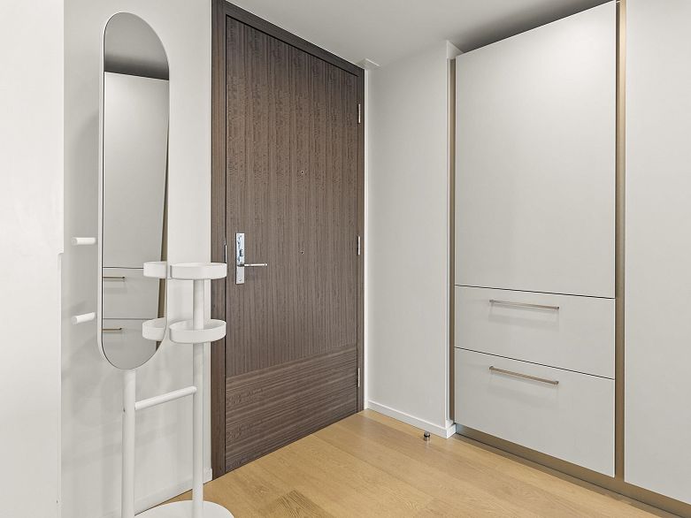 1104 889 Pacific Street