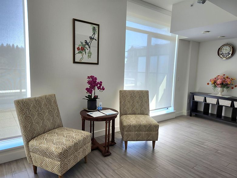 578 438 W King Edward Avenue