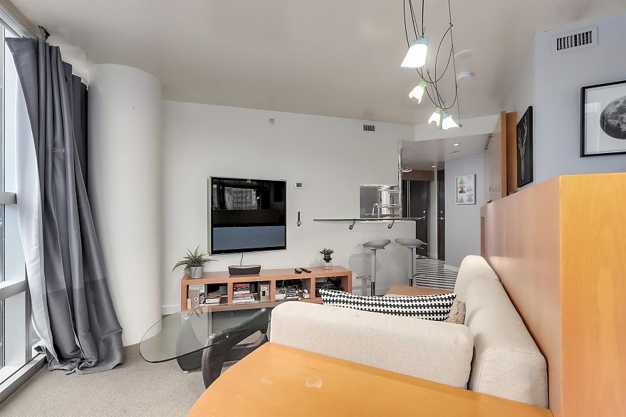 1404 1050 Burrard Street