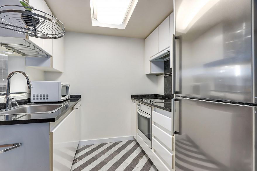 1404 1050 Burrard Street