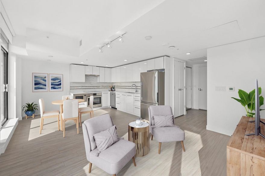 578 438 W King Edward Avenue