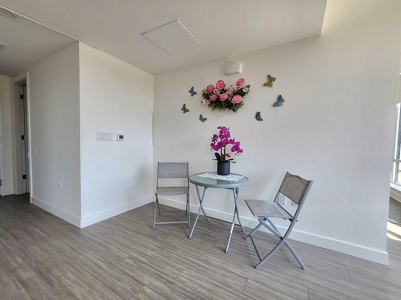 578 438 W King Edward Avenue