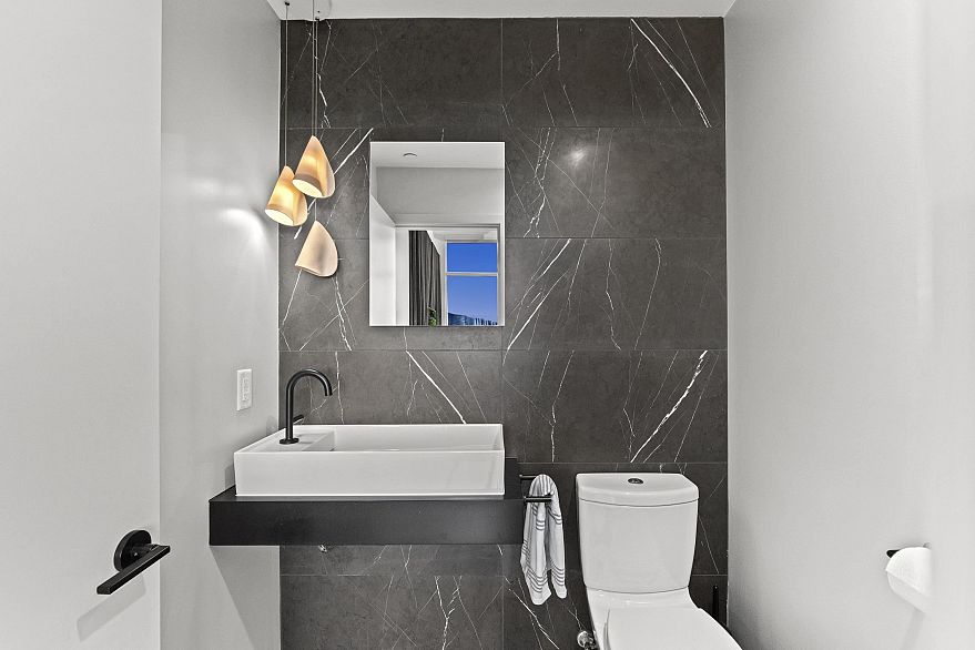 3701 1211 Melville Street