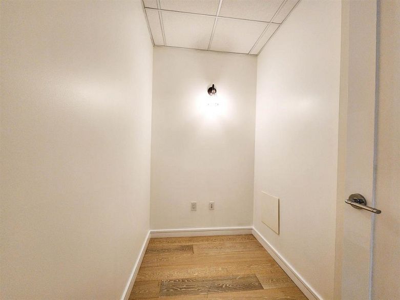 1006 1221 Bidwell Street