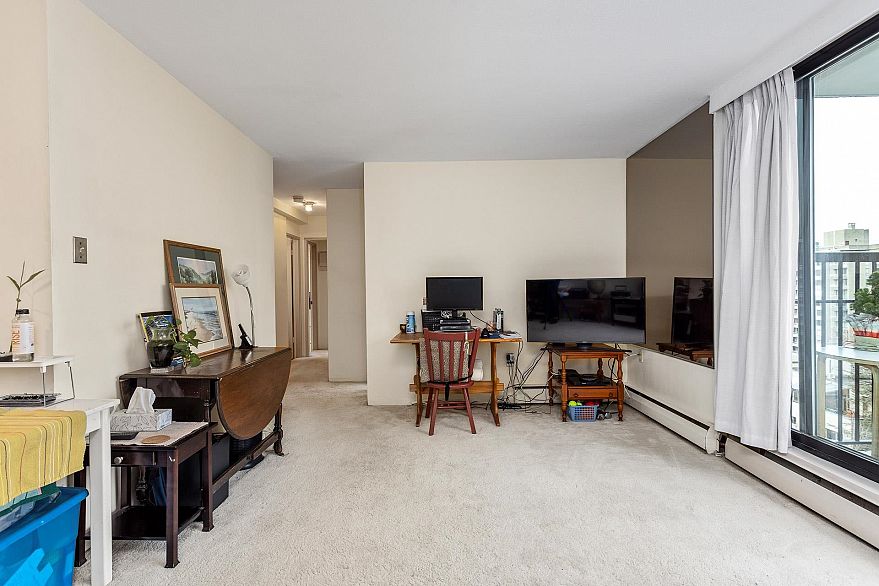 1202 1330 Harwood Street