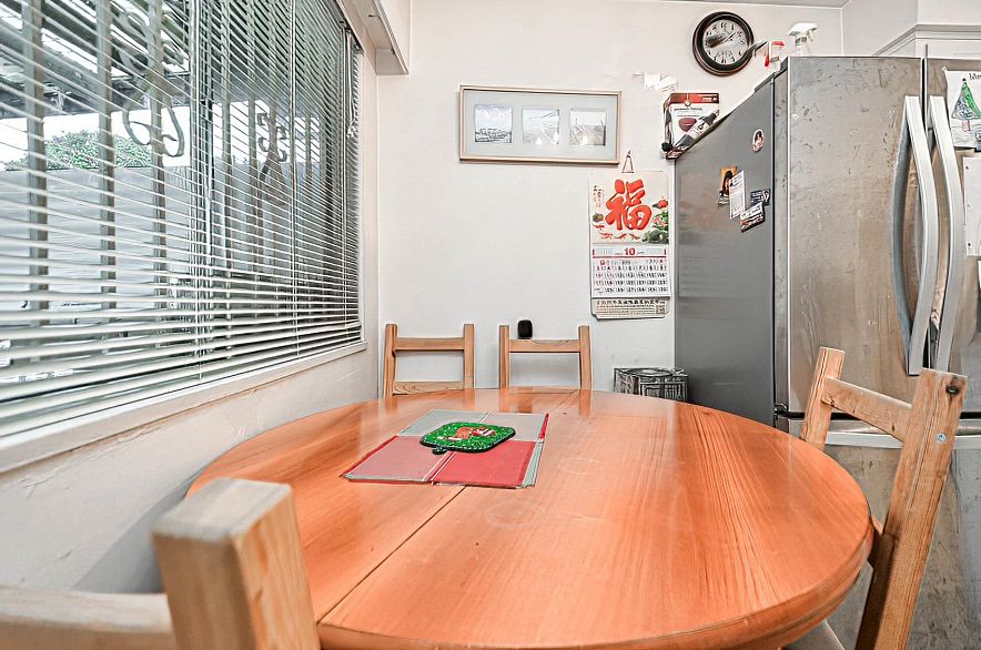 6021 Commercial Street