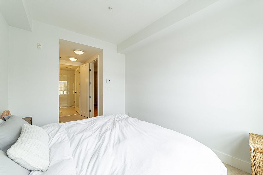 306 2128 W 40th Avenue