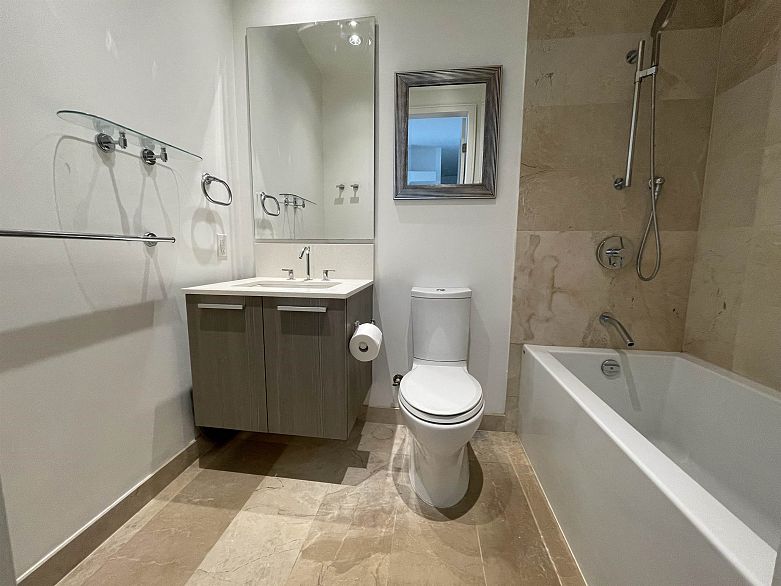 1006 1221 Bidwell Street