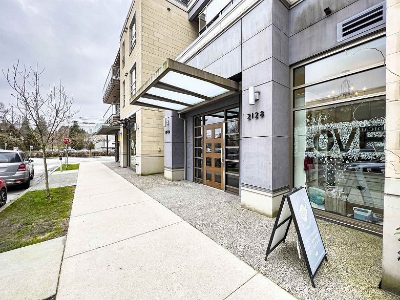 306 2128 W 40th Avenue