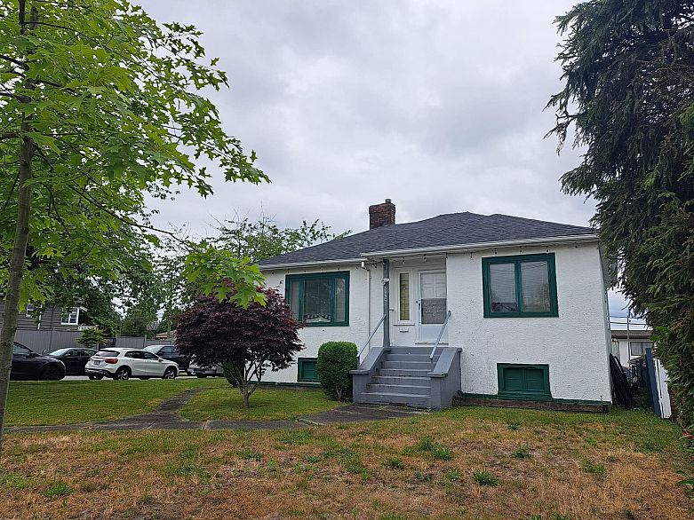 3995 Slocan Street