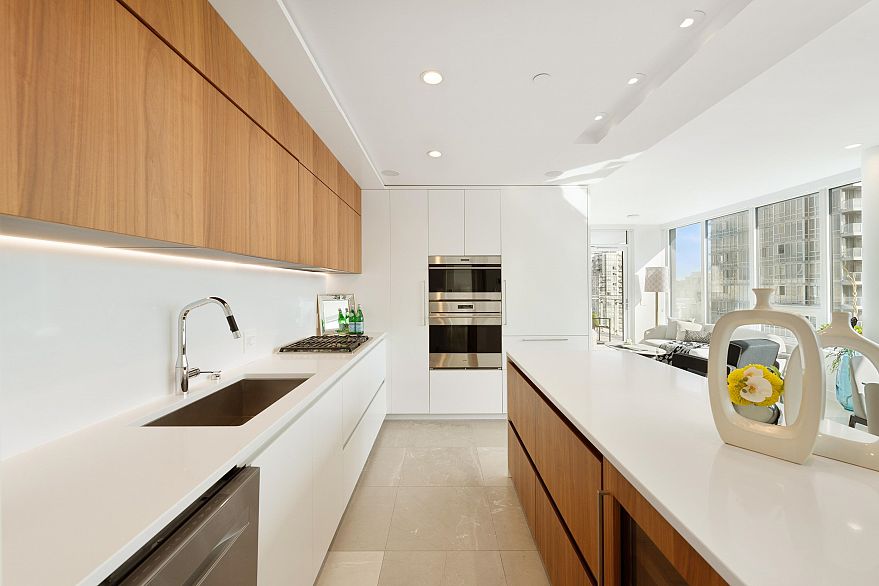 1604 885 Cambie Street