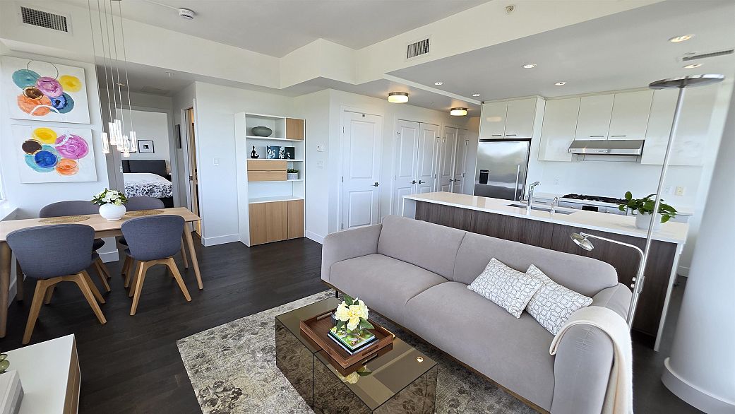 907 6383 Cambie Street