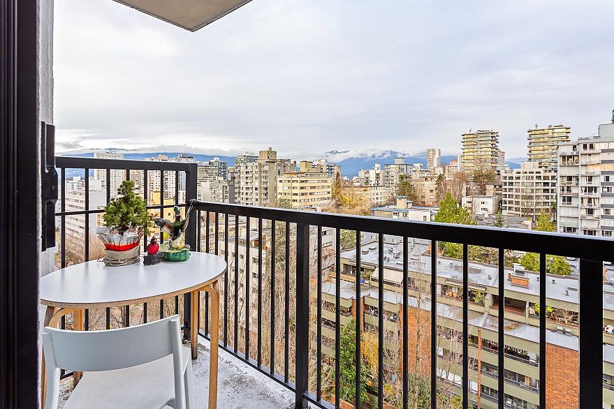 1202 1330 Harwood Street