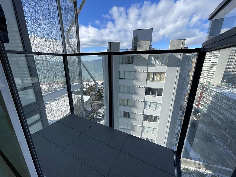 1006 1221 Bidwell Street