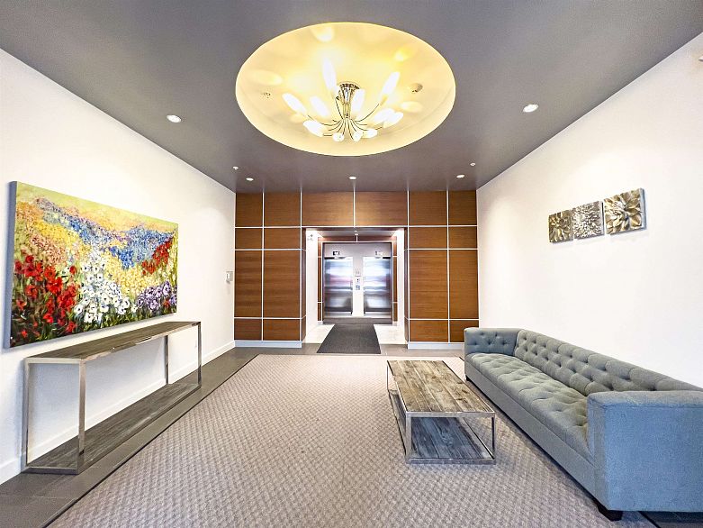 306 2128 W 40th Avenue