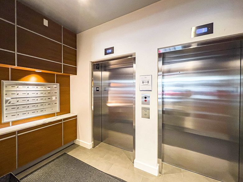 306 2128 W 40th Avenue